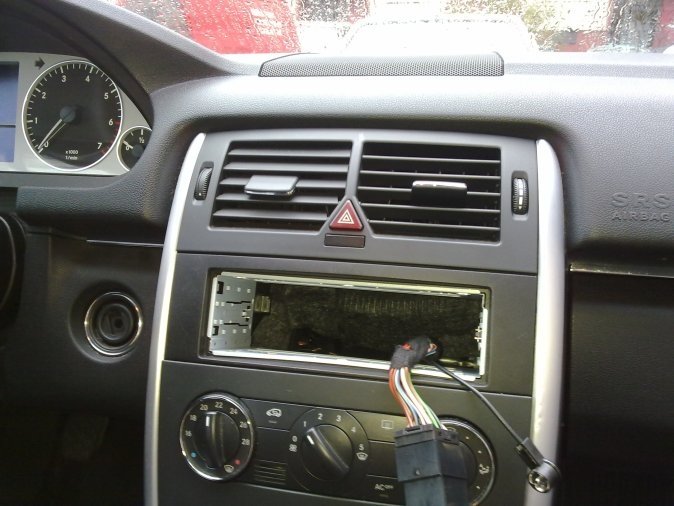 Rámeček autorádia Mercedes A W169 Mercedes B W245