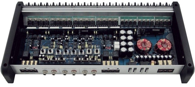 Zesilovač ESX QE900.4 