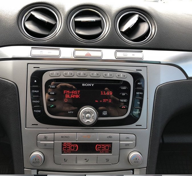 Rámeček autorádia FORD C-Max FORD S-Max 2DIN Sada s konektory