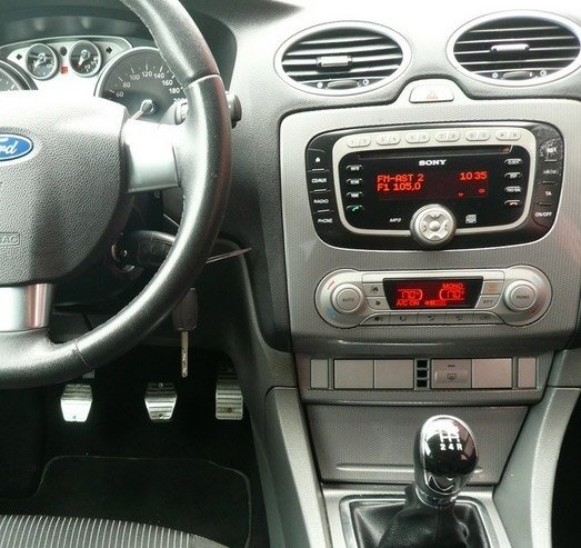 Rámeček autorádia FORD Focus 2007-2010 Sada s konektory