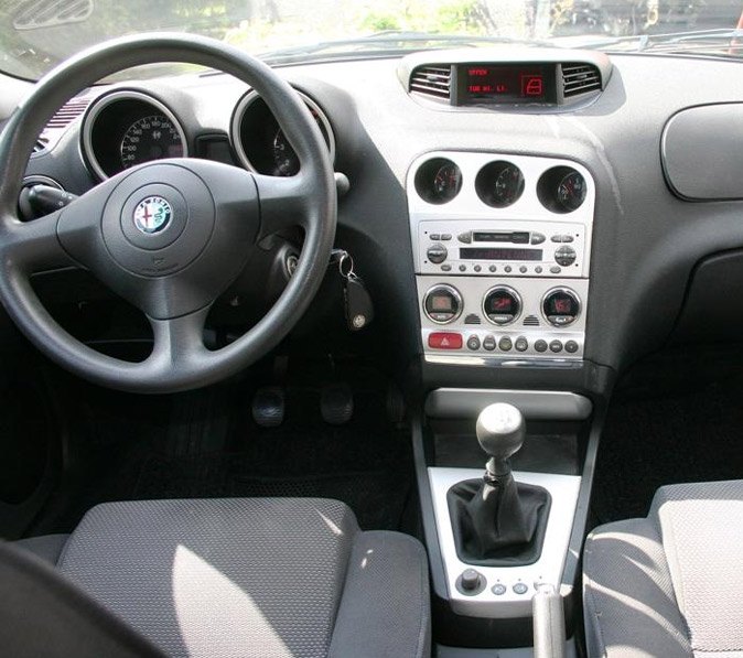 Autorádio ALFA ROMEO 156 2002-2007 JVC KD-X382BT Bluetooth s instalační sadou 