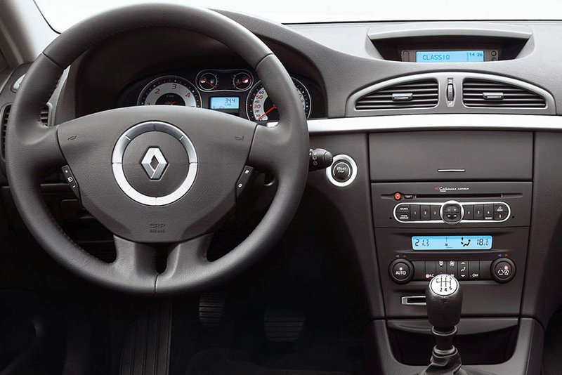 Rámeček autorádia RENAULT Megane II. Scenic II. Modus Clio III.