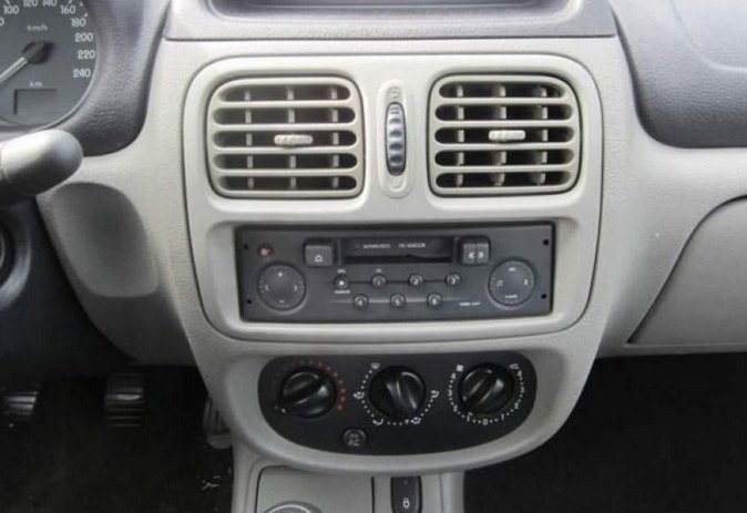 Autorádio RENAULT Thalia JVC KD-T702BT Bluetooth s instalační sadou